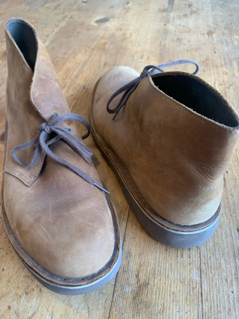 Clarks Men’s Brown Suede Chukka Boots - Classic Lace-Up